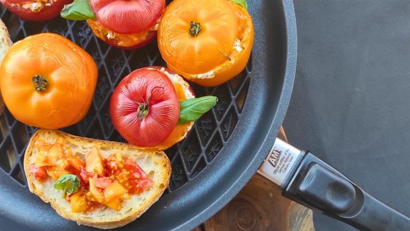 Patelnia perforowana na grilla AMT Gastroguss z nieprzywierającą powłoką